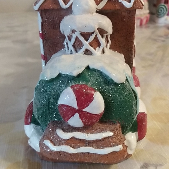 Gingerbread Frosted Sparkly Peppermint Train - Picture 7 of 8